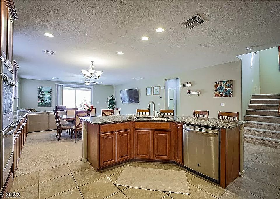 7282 Summer Grove Ave, Las Vegas, NV 89117 | Zillow