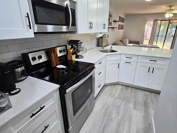 5th image of 11 Poulton Dr E #E