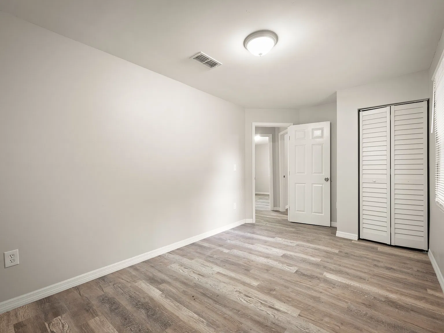 5195 Cypress Crest Ln — Photo 4