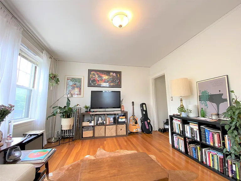 168 Norfolk St #1 — Photo 2