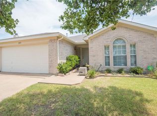 2433 Nogales Dr, Fort Worth, TX 76108
