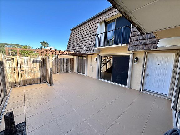 3rd image of 2812 28th Ln #2812