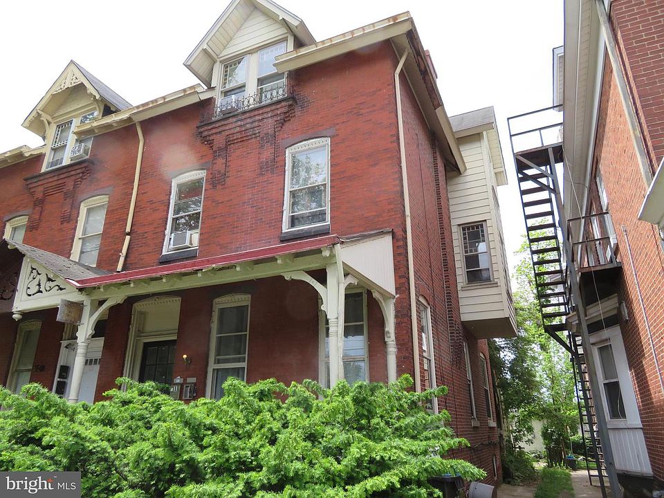 2nd image of 1022 W Main St