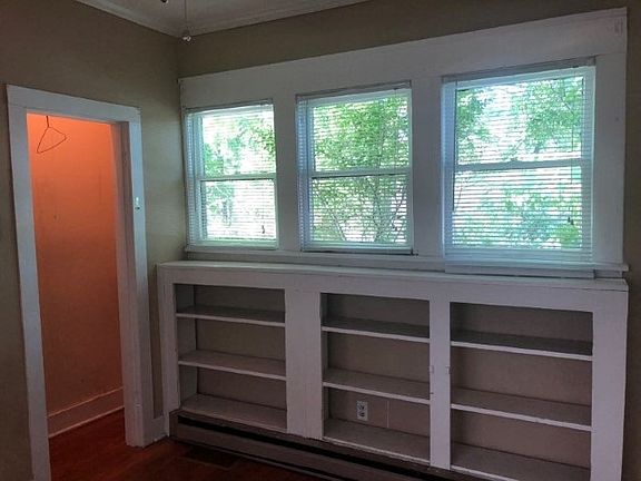 4th image of 643 E 14th Ave