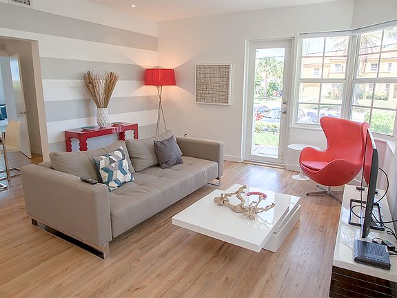4th image of 2842 Pine Tree Dr APT 7