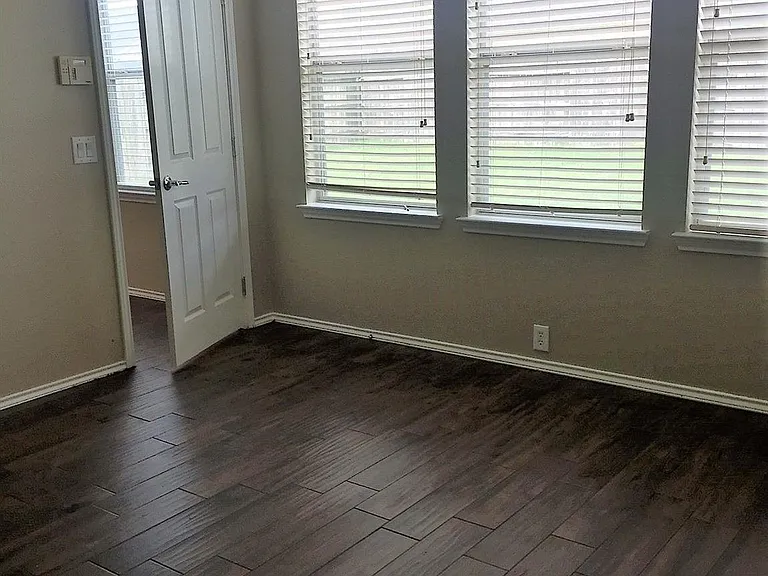 834 Honeysuckle Vine Dr — Photo 17