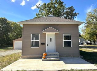 421 Cedar St, Iowa Falls, IA 50126