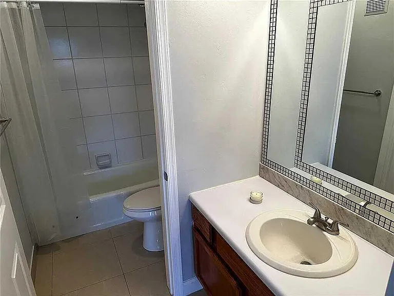 105 S Riverside Dr #303 — Photo 27
