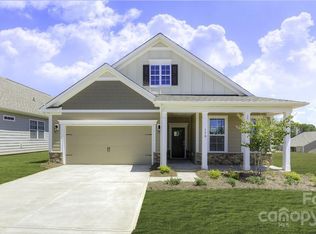 254 Fox Cove Rd, Hendersonville, NC 28792