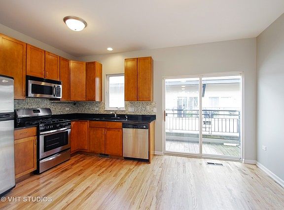 3rd image of 4520 W Belmont Ave
