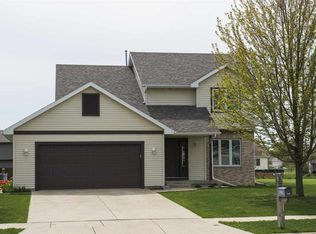 980 New Hampton Dr, Oregon, WI 53575
