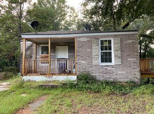 2713 Constitution Ave, North Charleston, SC 29405