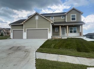 7703 S 197th St, Gretna, NE 68028