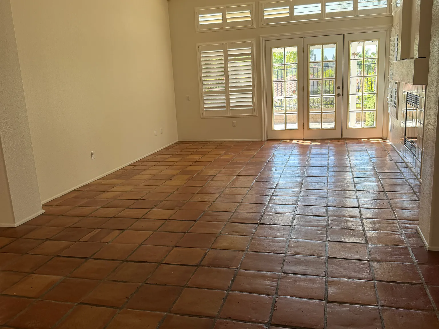 1299 Cassio Court — Photo 4