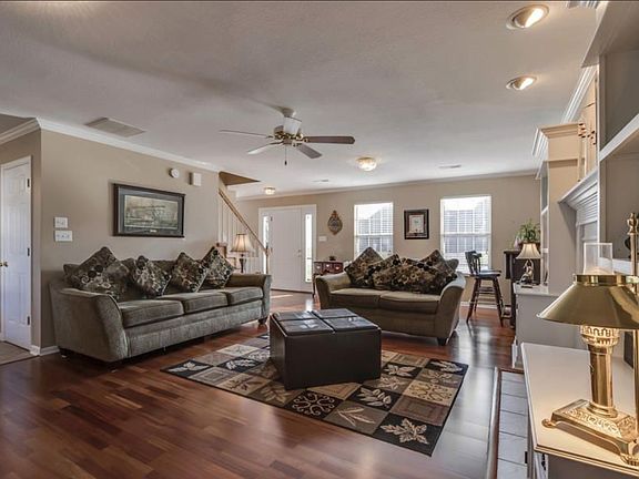 3rd image of 859 Meadowfield Dr