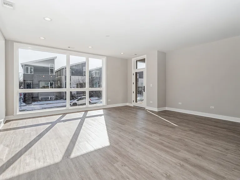 2904 S Hillock Ave #203 — Photo 3