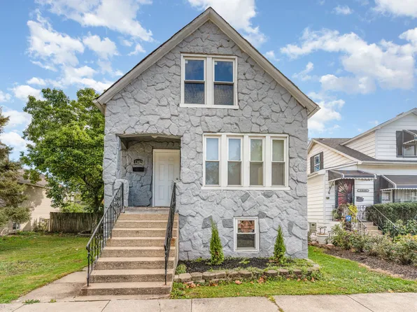 12413 S Carpenter St, Calumet Park, IL 60827