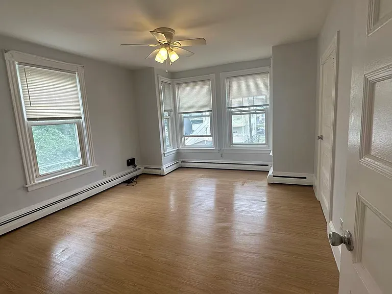 412 Waterman Ave #2L — Photo 7