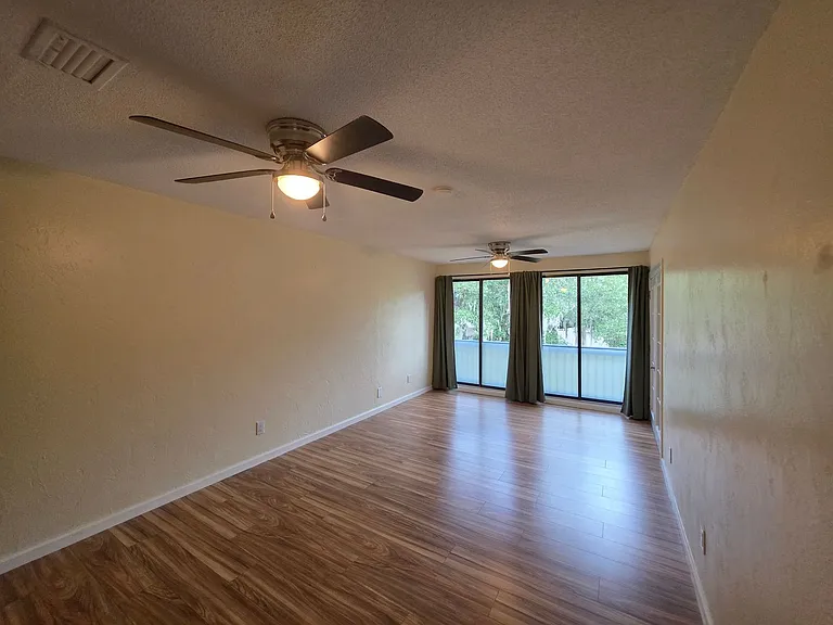 208 Pine Cone Trl — Photo 31