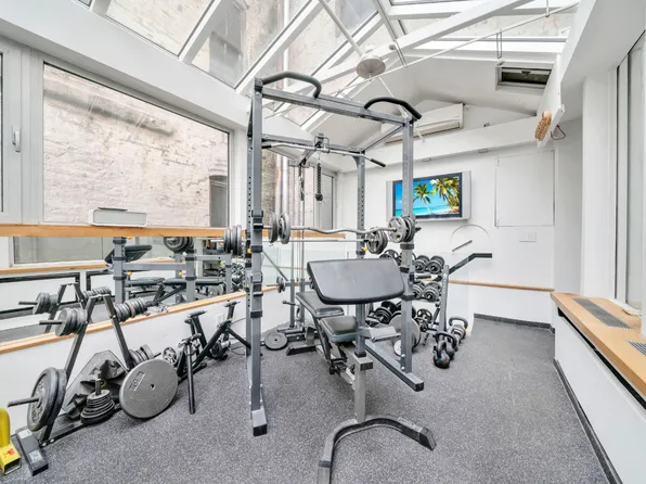 16 Minetta Lane image 24 of 29