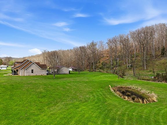 2nd image of 5148 Newcomb Creek Rd