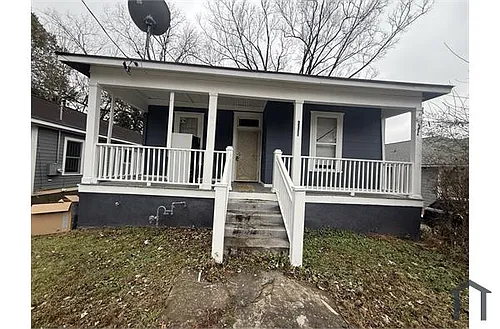 1044 Sparks St SW Photo 1