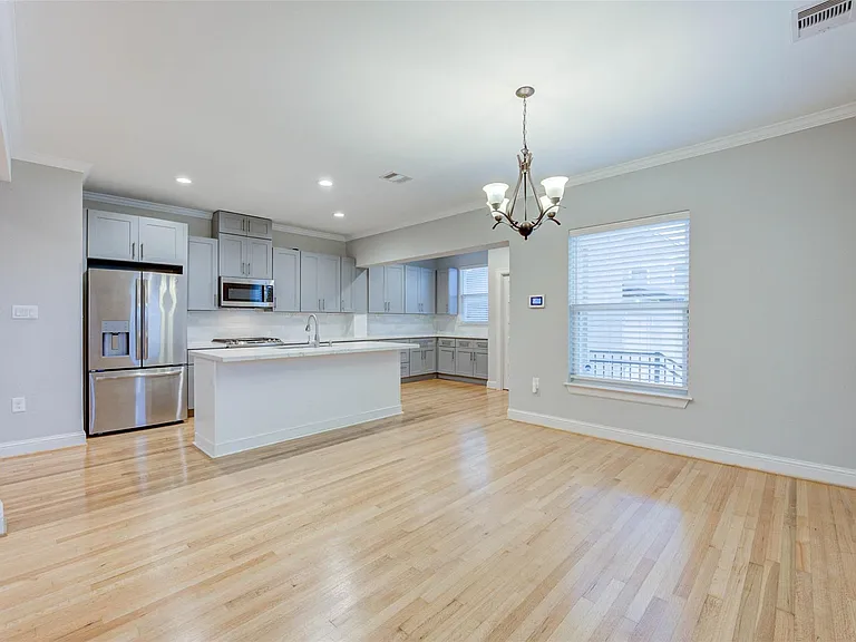 2202 Wentworth St #B — Photo 6