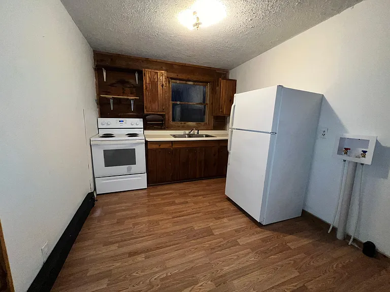1098 S Pottersville Rd #6 — Photo 4