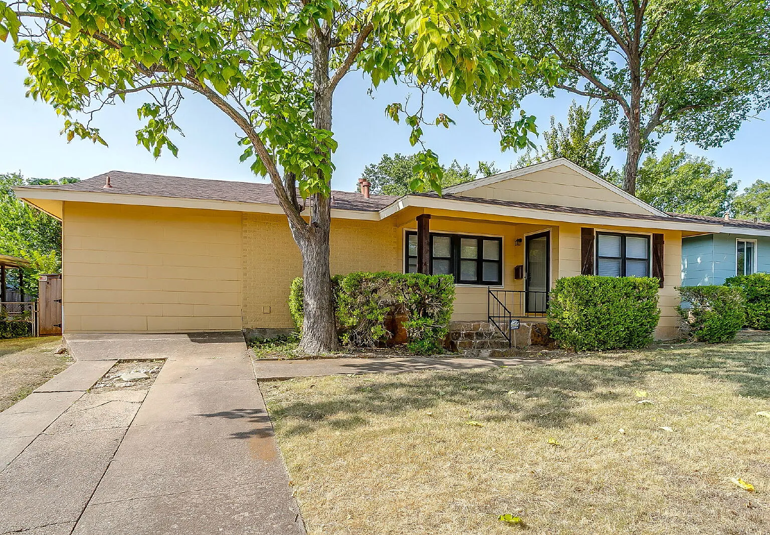 3 bed, 2.0 bath, 1400 sqft, $1,950 — Photo 1