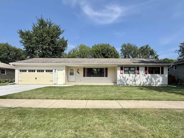 2222 North Lexington Drive, Janesville, WI 53545