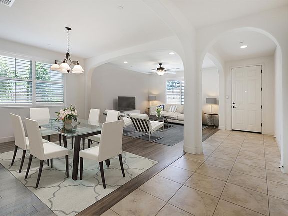 3rd image of 2106 N Silvervale Ct