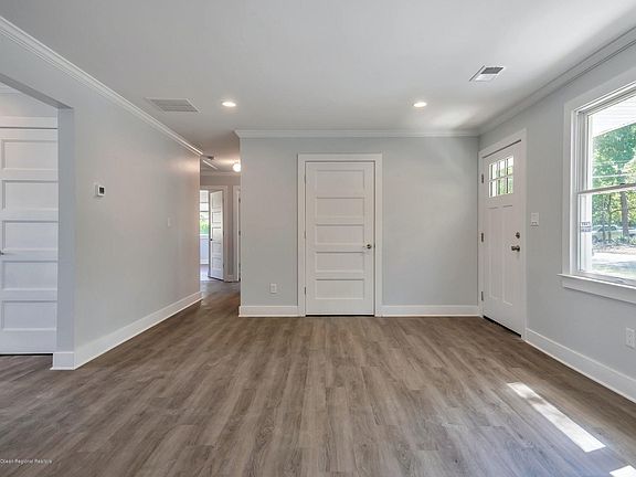 5th image of 1609 1st Ave
