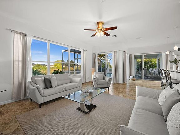 4th image of 828 NE 6th AVE