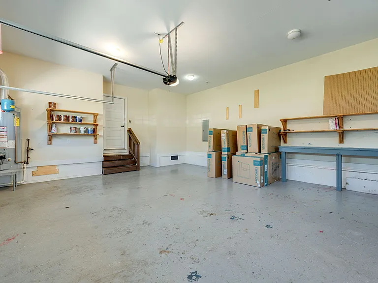 8885 McKenzie Farm Dr — Photo 37