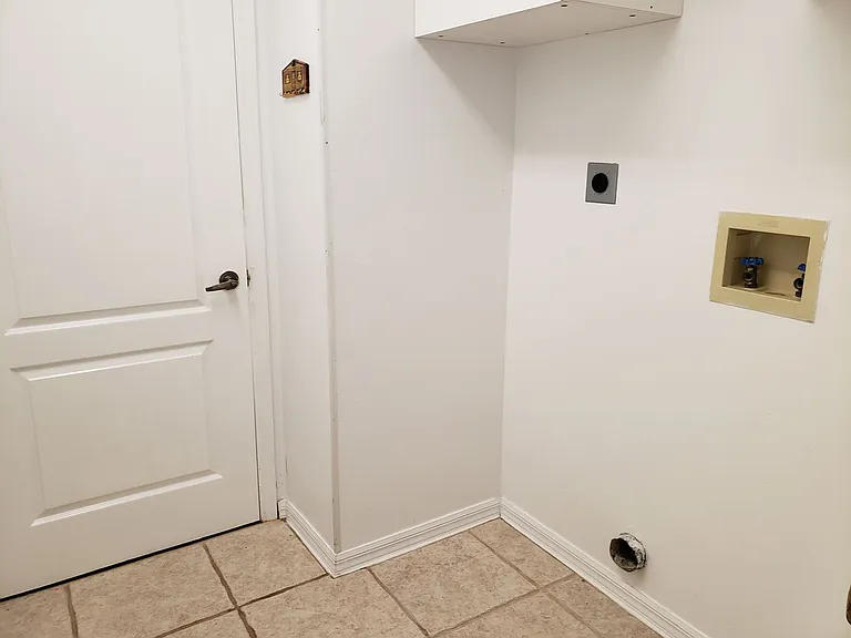 1612 Sweetwater West Cir — Photo 32