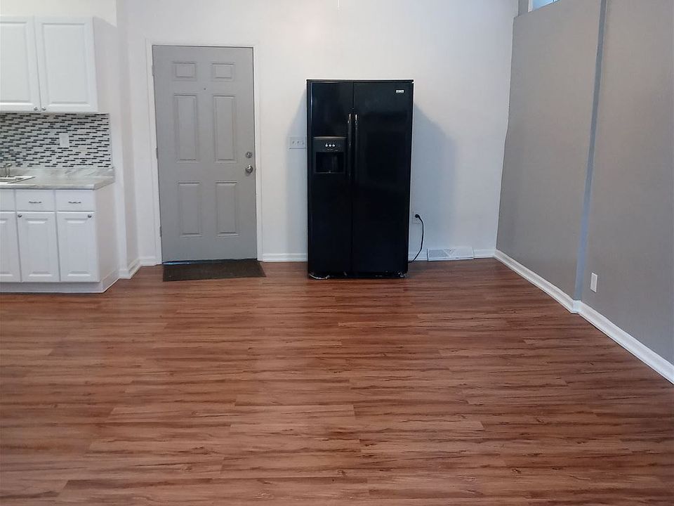 501 Wall Apt Front Dining Room 1