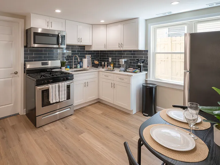 3261 N Central Park Ave #2 — Photo 10