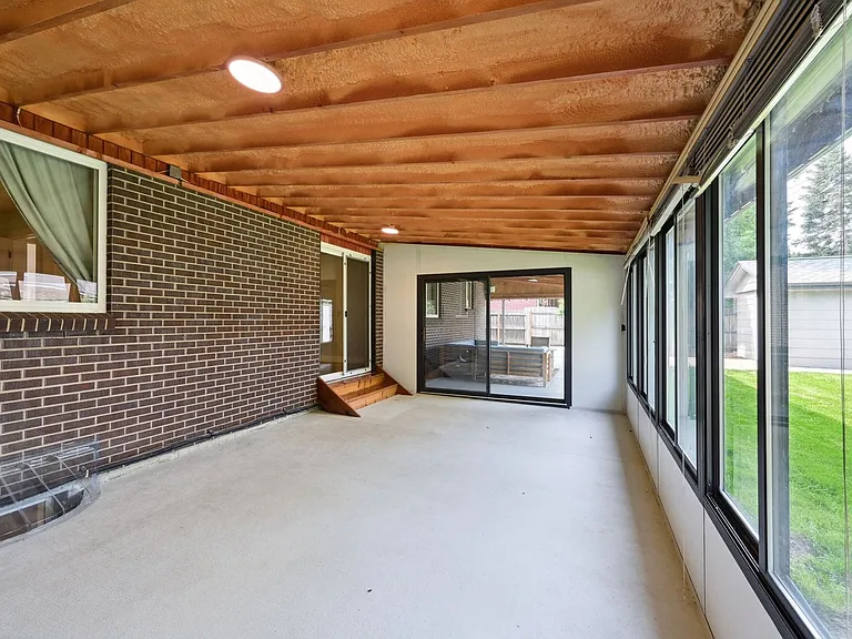1631 S Allison St — Photo 18