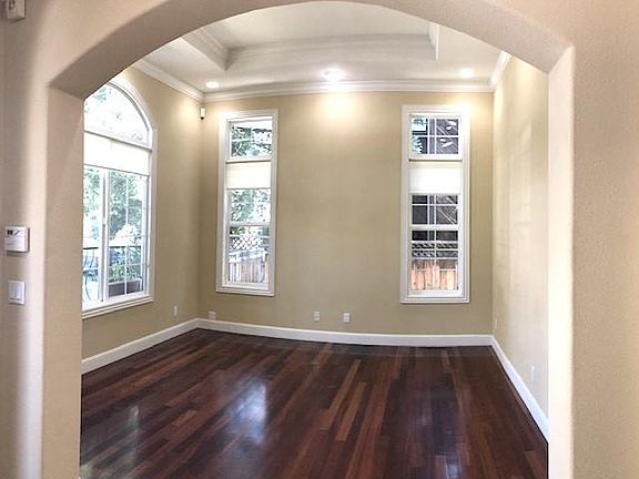3rd image of 1135 College Ave
