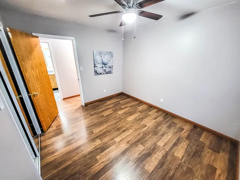 25 W Maverick Ln — Photo 12