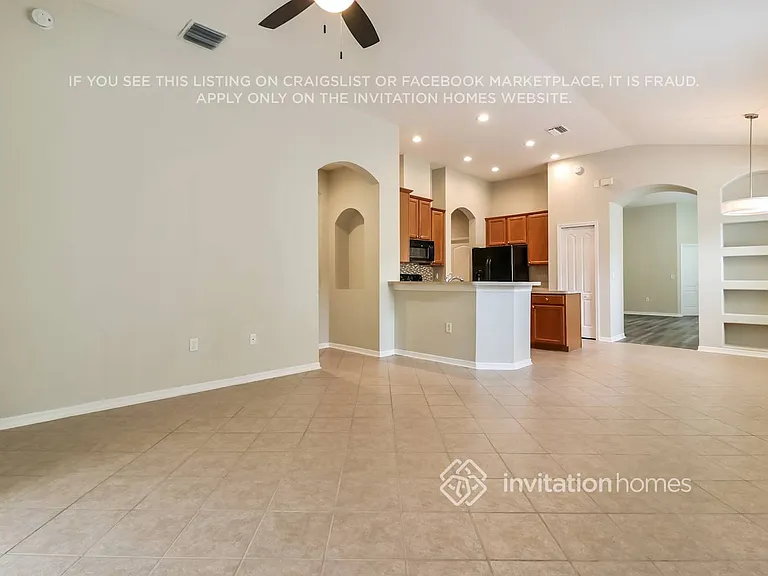 1141 Nashville Dr — Photo 2