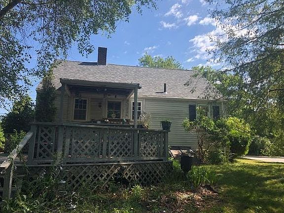 2nd image of 90 Church St