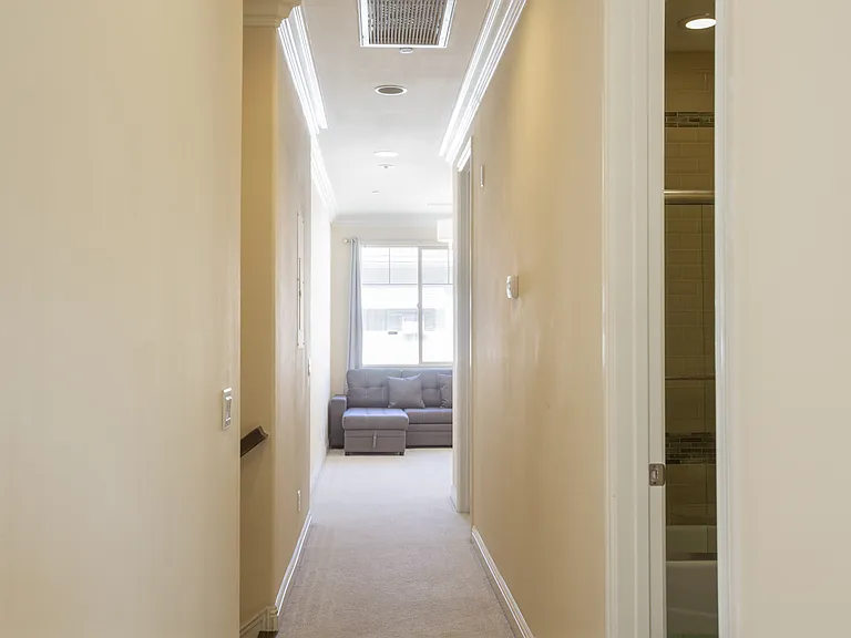 988 Arcadia Ave #D — Photo 2