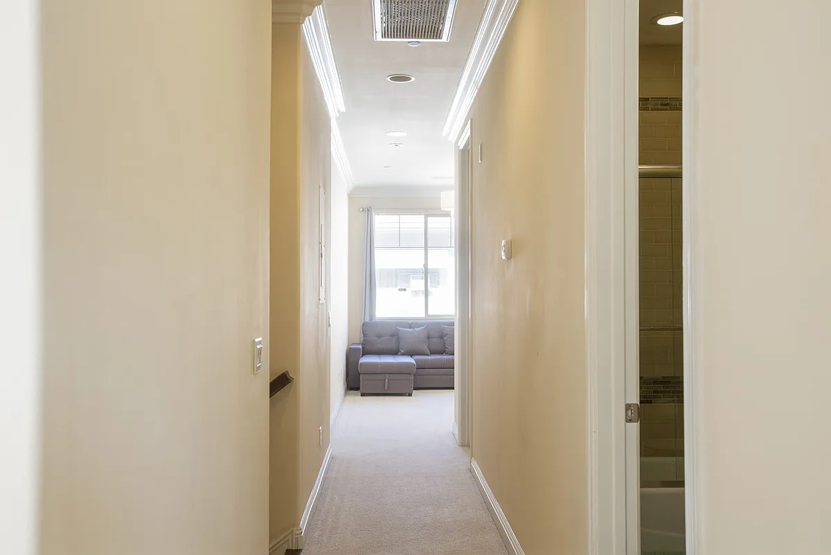 Building Photo - 988 Arcadia Ave #D