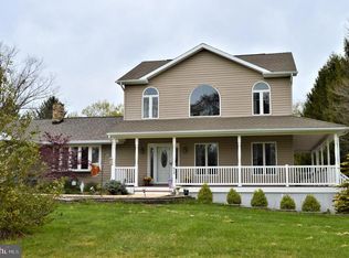 858 Rolling Ridge Dr, Westminster, MD 21157