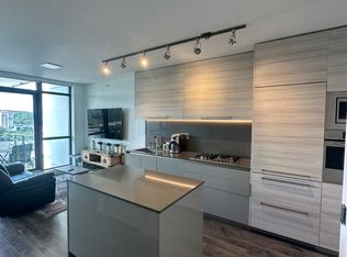 4488 Juneau St #1207, Burnaby, BC V5C 0M4