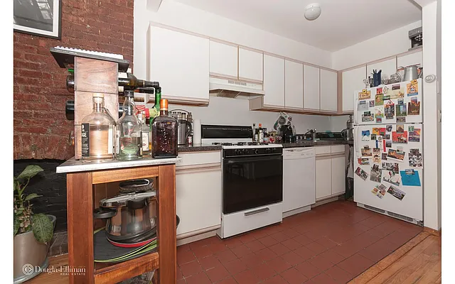 Rented by Douglas Elliman | media 26