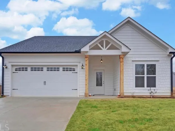 308 N Point Cir, Hartwell, GA 30643