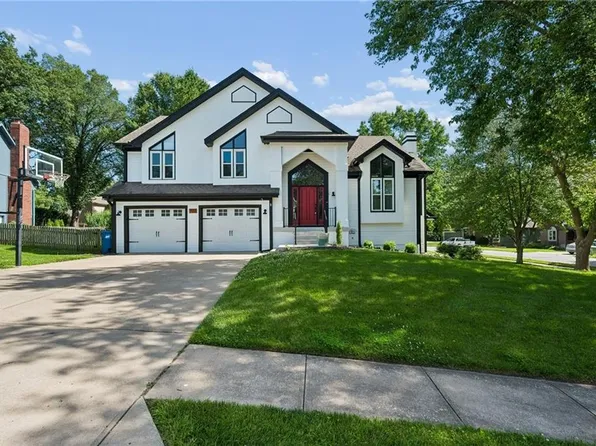 723 Cottonwood Ln, Liberty, MO 64068