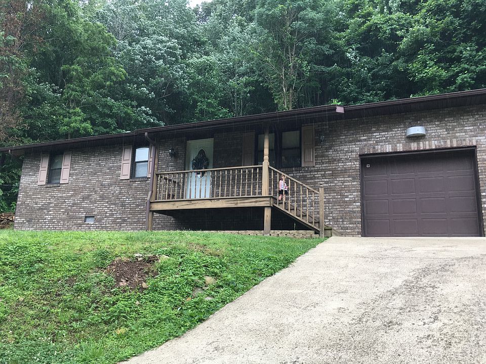 1st image of 704 Highland Bnd